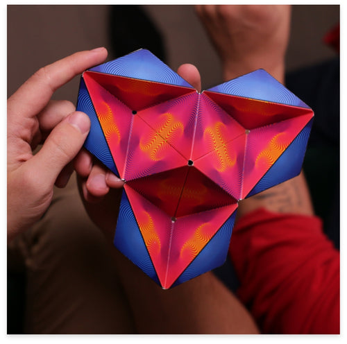 SHASHIBO Shape Shifting Patented Fidget Cube w/ Rare Earth Magnets -  Extraordinary 3D Magic Cube – Magnet Fidget Toy Transforms Into Over 70  Shapes (Optical Illusion) 